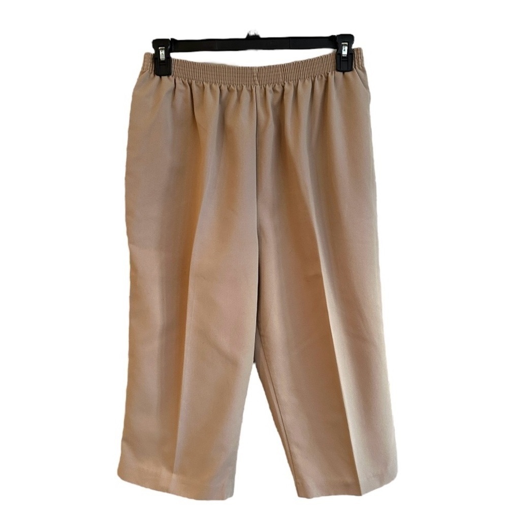BONWORTH, WOMENS, TAN CAPRIS. ELASTIC WAIST, SIDE POCKETS, LEG SLIT. SIZE L